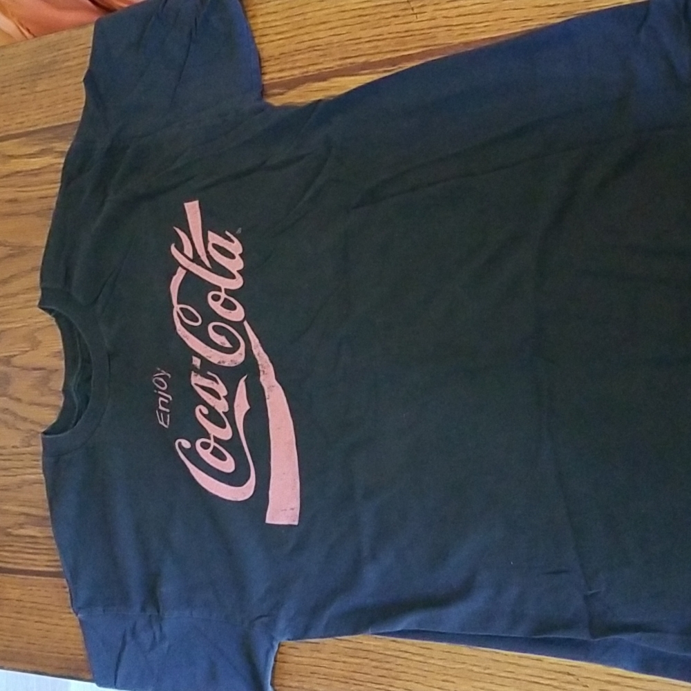 Coca cola tshirt